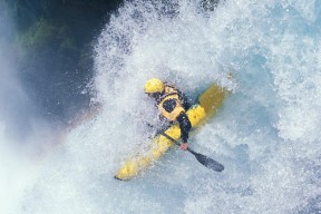九游体育入口-红土之巅的悲歌与救赎，巴特勒、纳达尔与一场消耗青春的史诗对决